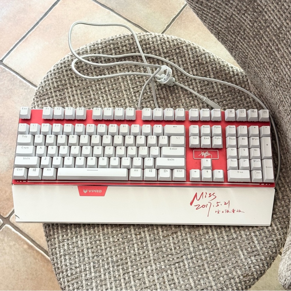 RAPOO VPRO RGB Mechanical Gaming Keyboard V760